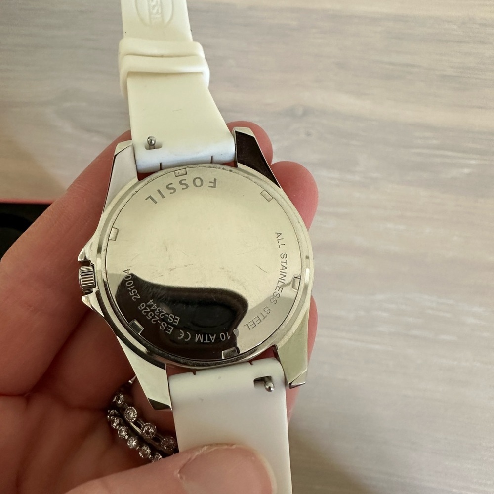 FOSSIL WOMENS WATCH - Picture 6 of 6